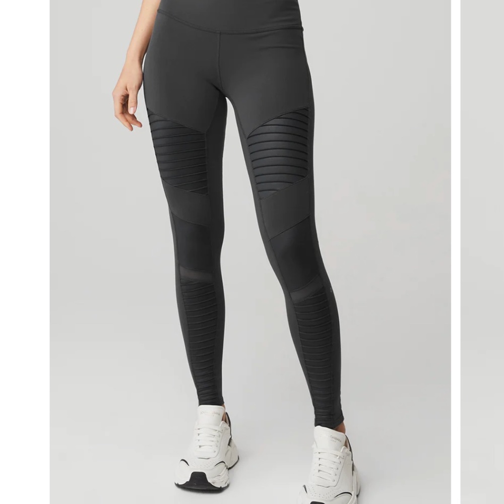 Alo Yoga High-Waist Moto Legging in Color Anthracite, Size Small